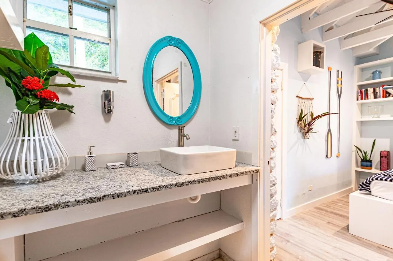 Apartment Butterfly Cottage At Viking Hill - Love Beach Nassau